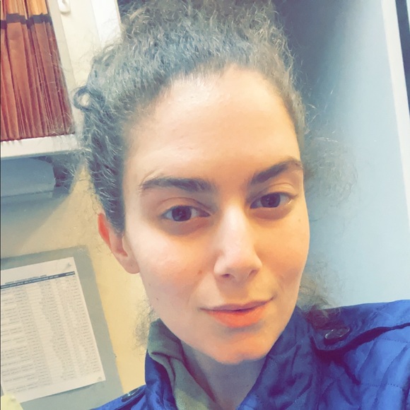 Meet your Posher, Bekka - Picture 2 of 2